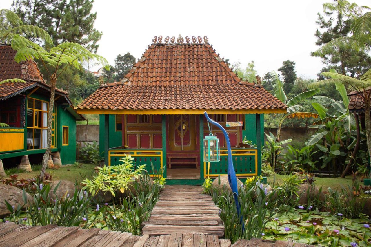 Jadul Village Resort Лембанг Екстер'єр фото